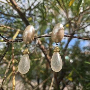 Les Bernard Pearl & Crystal Drop Earings